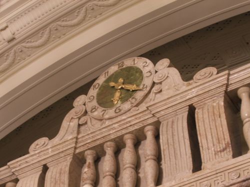 Különleges követelmények, meglepő tartószerkezeti következmények