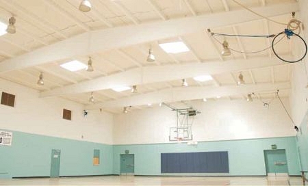 A felülvilágító követi, befogja és behozza a napfényt A felülvilágító követi, befogja és behozza a napfényt