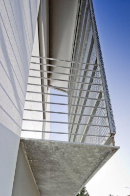 Erős napfény ellen expandált lemez