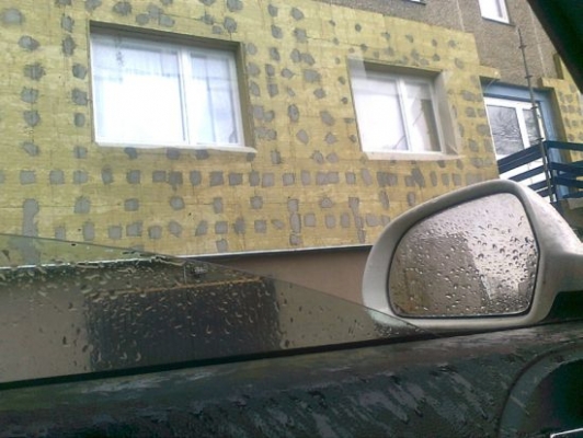 Az igényes hőszigetelő anyag ennél gondosabb kivitelezést érdemelne