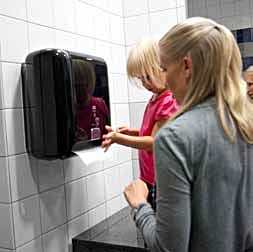 Szenzoros lapadagolású kéztörlő-adagoló