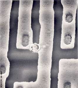 Hogyan védekezhetünk az elektrosztatikus kisülések ellen?