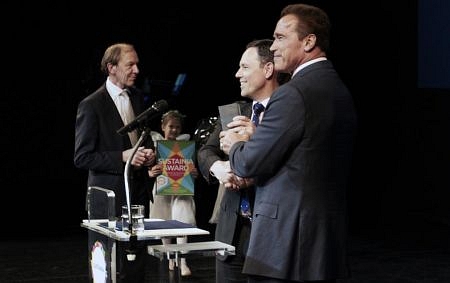 Arnold Schwarzenegger adta t Koppenhgban a vilg legfenntarthatbb projektjeinek jr elismerseket