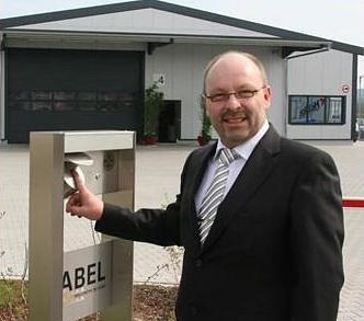 Biztonságos beléptetés kulcsok, kódok nélkül