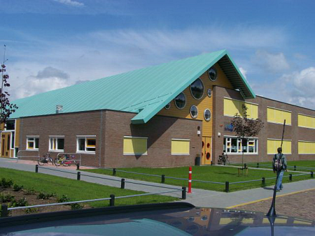 Műanyag héjalás bármilyen formájú új vagy felújításra szoruló tetőhöz Műanyag héjalás bármilyen formájú új vagy felújításra szoruló tetőhöz