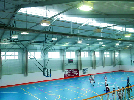 Tornacsarnokok kispénzű településeknek is