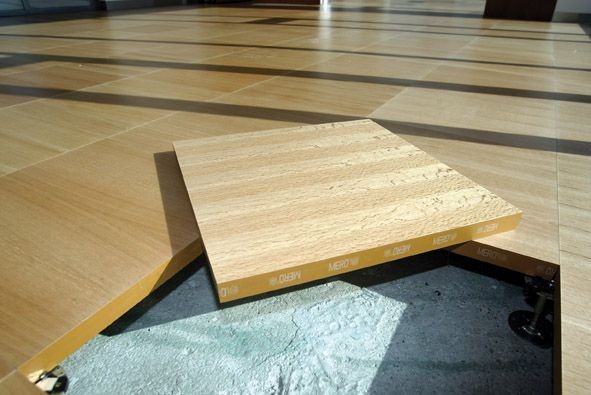 Álpadlók fa- és parafaburkolattal