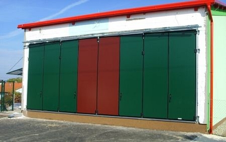 Lapozókapu akár 58 négyzetméteres nyílás hőszigetelt zárására