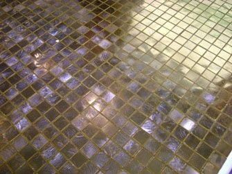 Feltűnően csillógó fugázóhabarcs