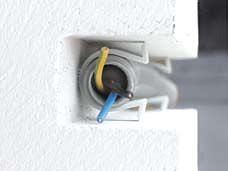 Biztonságos csőfektetés szögek és gipsz nélkül