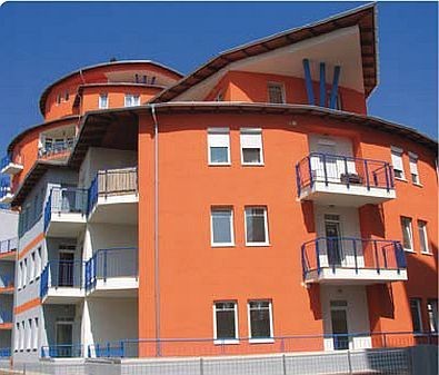 Készrekevert, finomszemcsés bel- és kültéri díszítő fedővakolat Készrekevert, finomszemcsés bel- és kültéri díszítő fedővakolat