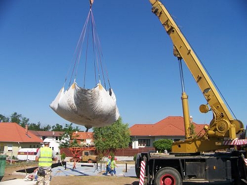 Üveghab és habüveg – csak néhány szál betonacélra korlátozódnak a hőhidak Üveghab és habüveg – csak néhány szál betonacélra korlátozódnak a hőhidak