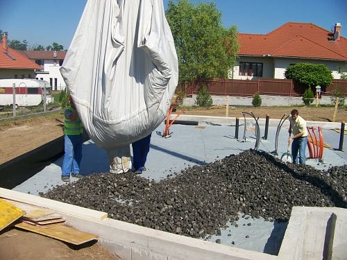 Üveghab és habüveg – csak néhány szál betonacélra korlátozódnak a hőhidak Üveghab és habüveg – csak néhány szál betonacélra korlátozódnak a hőhidak