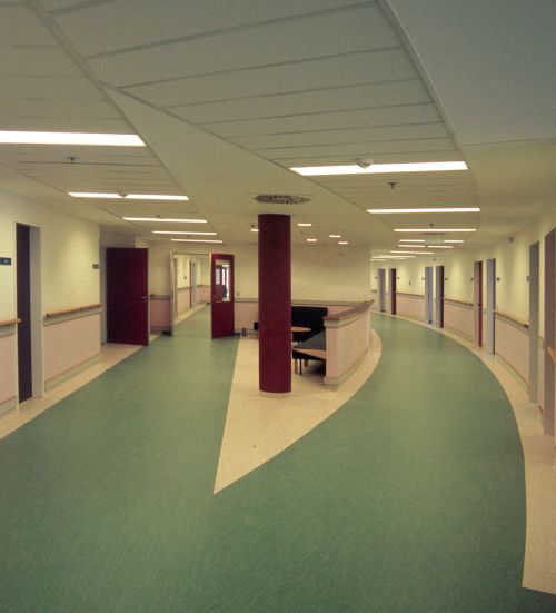 Padlóburkolat-választási szempontok a kórháztervezésben