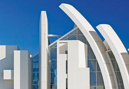 Öntisztuló homlokzatok és más példák a nanotechnológia alkalmazására Öntisztuló homlokzatok és más példák a nanotechnológia alkalmazására