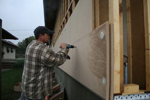 Energiatudatos ház természetes anyagokból