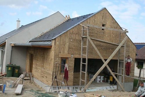 Energiatudatos ház természetes anyagokból