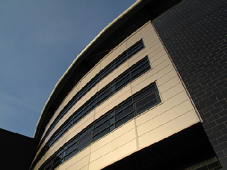 Jellegtelen dobozok helyett különleges építmények