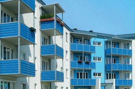 Dekoratív és tartós, nagyméretű homlokzatburkoló lapok