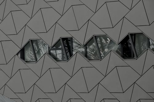 A szürke száz színe és a kerámia szépsége