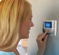 Hatékony szabályozás felületfűtéshez és -hűtéshez Hatékony szabályozás felületfűtéshez és -hűtéshez