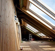 Nagy üvegfelületek a tetőtérben Nagy üvegfelületek a tetőtérben