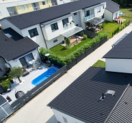 Hullámos vonalvezetésű tetőcserép új színben Hullámos vonalvezetésű tetőcserép új színben