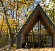 A Börzsöny lábánál, földszínekben rejtőzködve A Börzsöny lábánál, földszínekben rejtőzködve