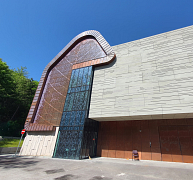 Nyolcezer négyzetméter vörösréz lemez épületburkolat Nyolcezer négyzetméter vörösréz lemez épületburkolat