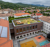 Ahol a tetőn is élet van Ahol a tetőn is élet van