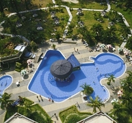 Medencék különleges bevonatú burkolólapjai Medencék különleges bevonatú burkolólapjai