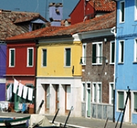 Falialgával és penésszel fertőződött homlokzatfelületek helyreállítása Falialgával és penésszel fertőződött homlokzatfelületek helyreállítása